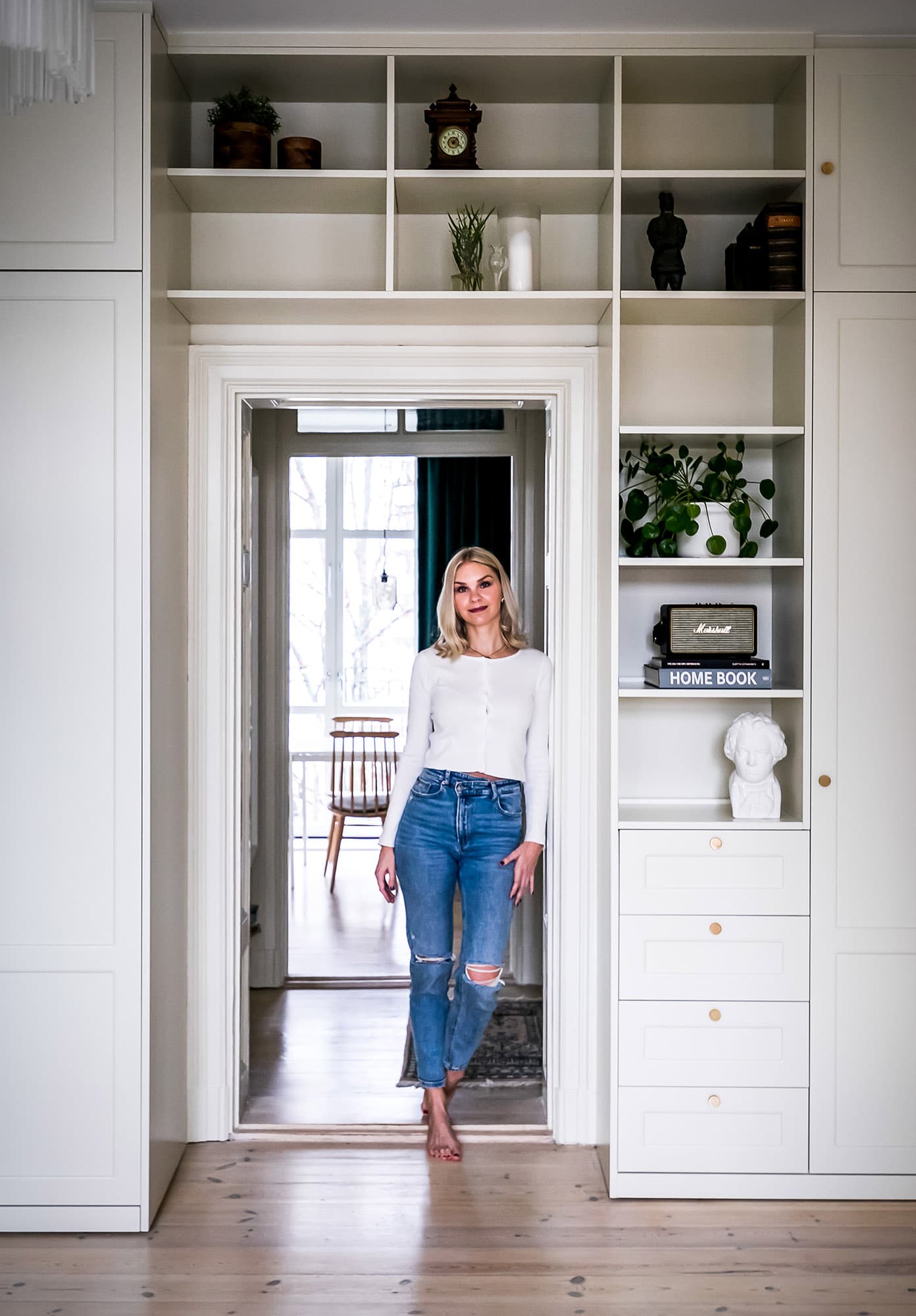 Platsbyggd garderob hemma hos Malin
